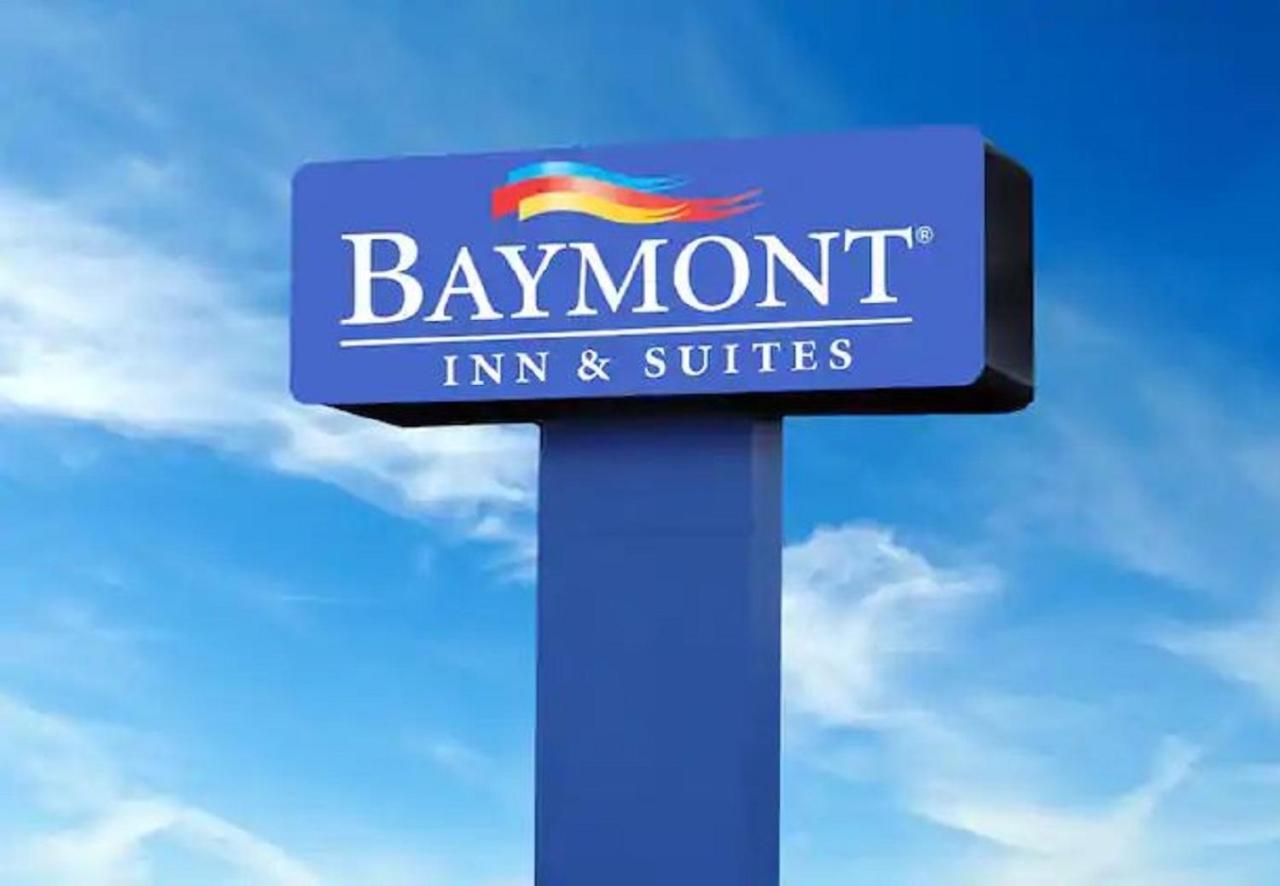 Baymont By Wyndham Madison Hotel Bagian luar foto