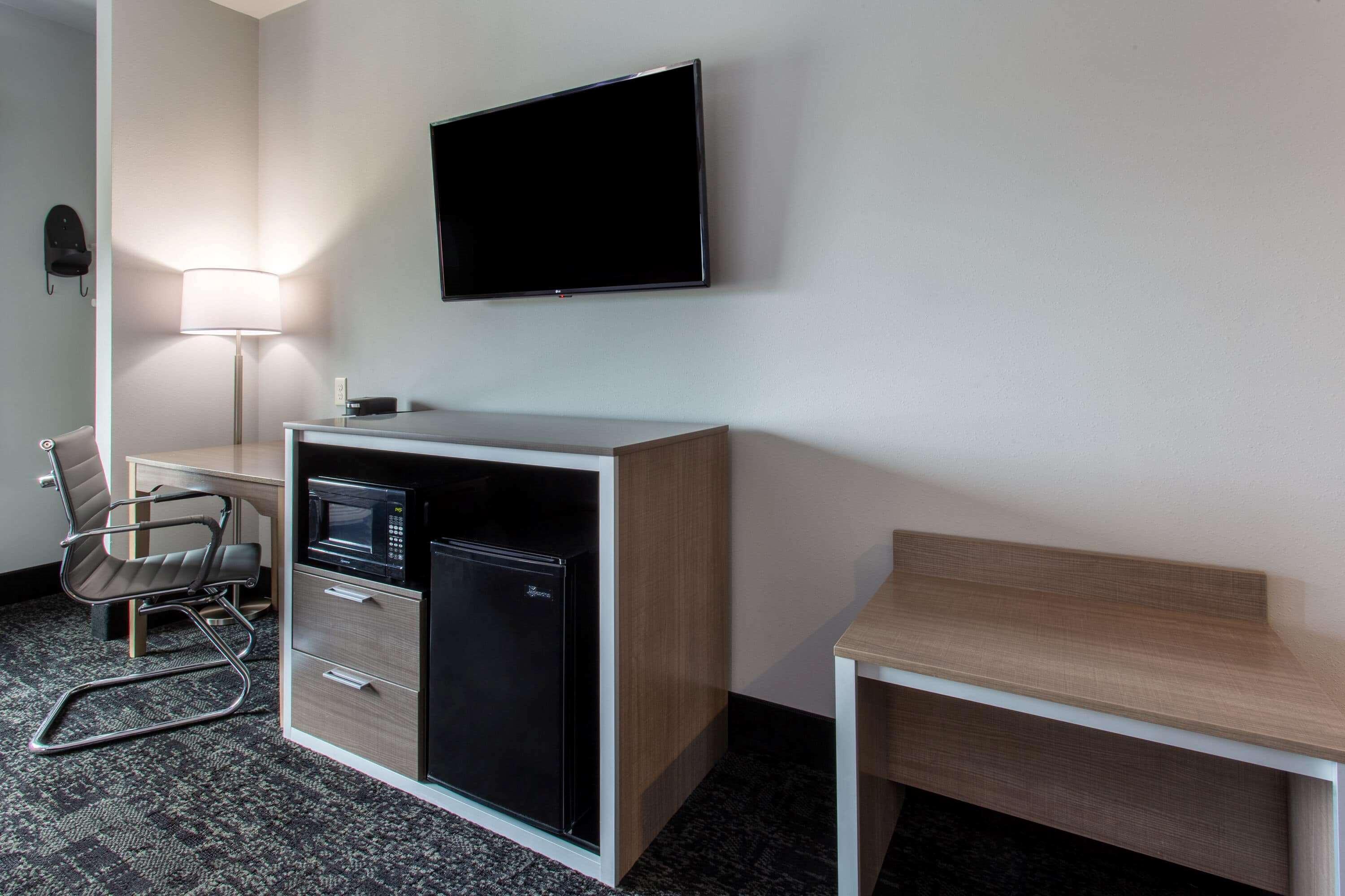 Baymont By Wyndham Madison Hotel Bagian luar foto